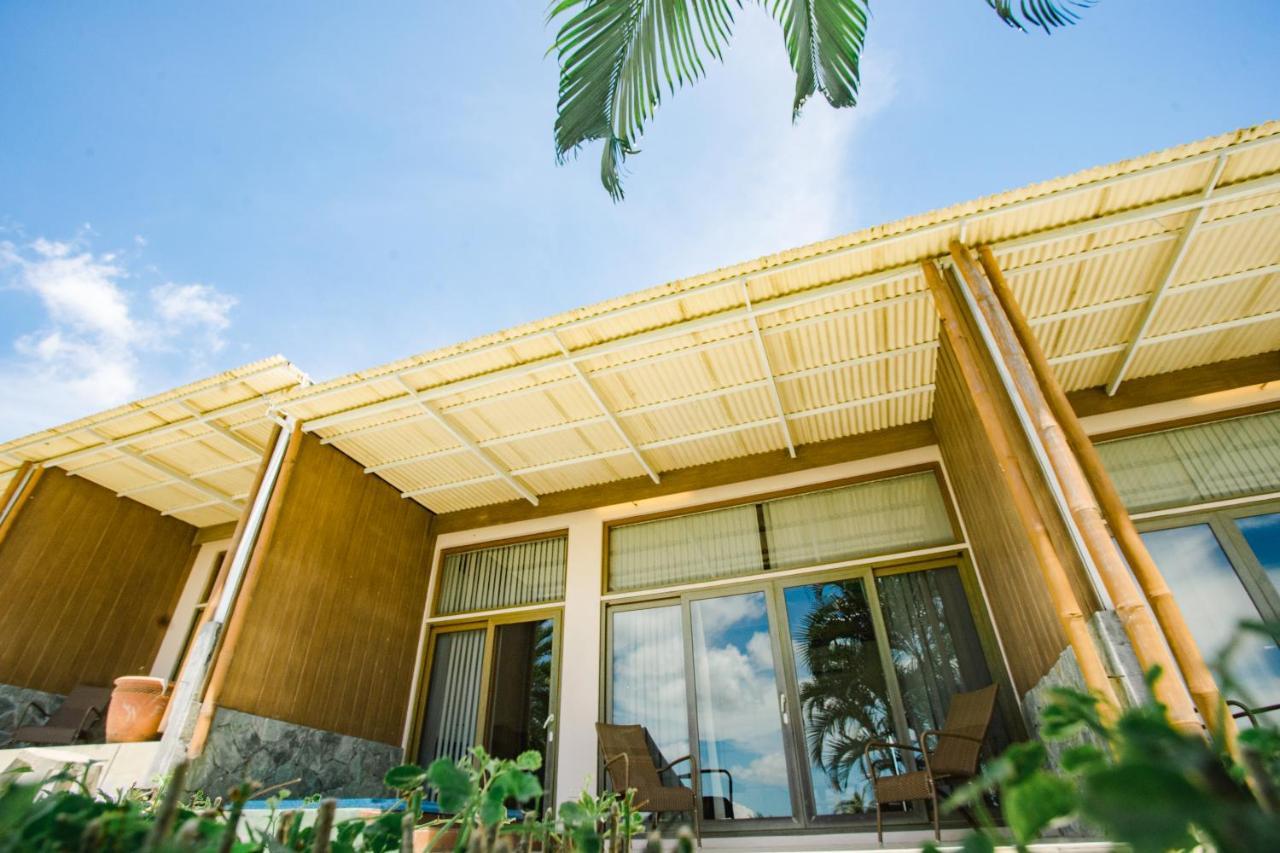 The Park - Silang Hotel Exterior foto
