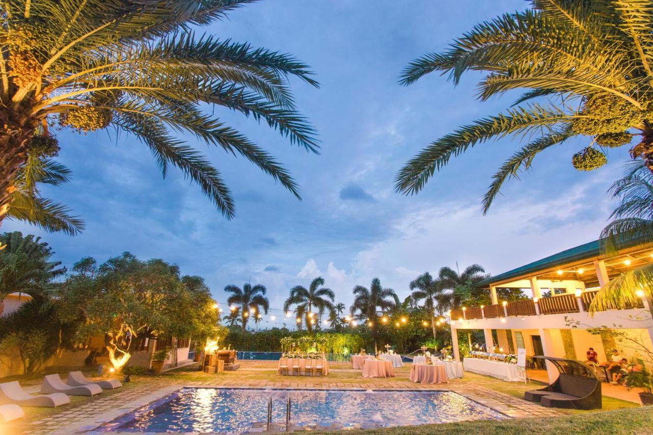 The Park - Silang Hotel Exterior foto